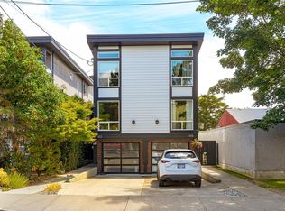 117 Saint Lawrence St, Victoria, BC V8V 1X7