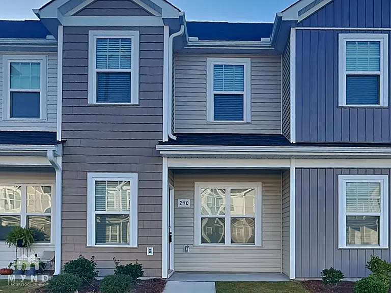 250 Yorktown Ln — Photo 1