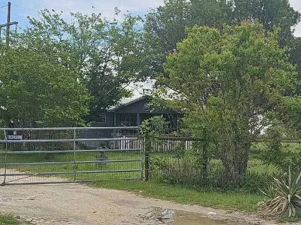 1601 E Plum Ct, Cleburne, TX 76031