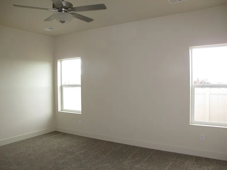 431 San Juan St — Photo 6
