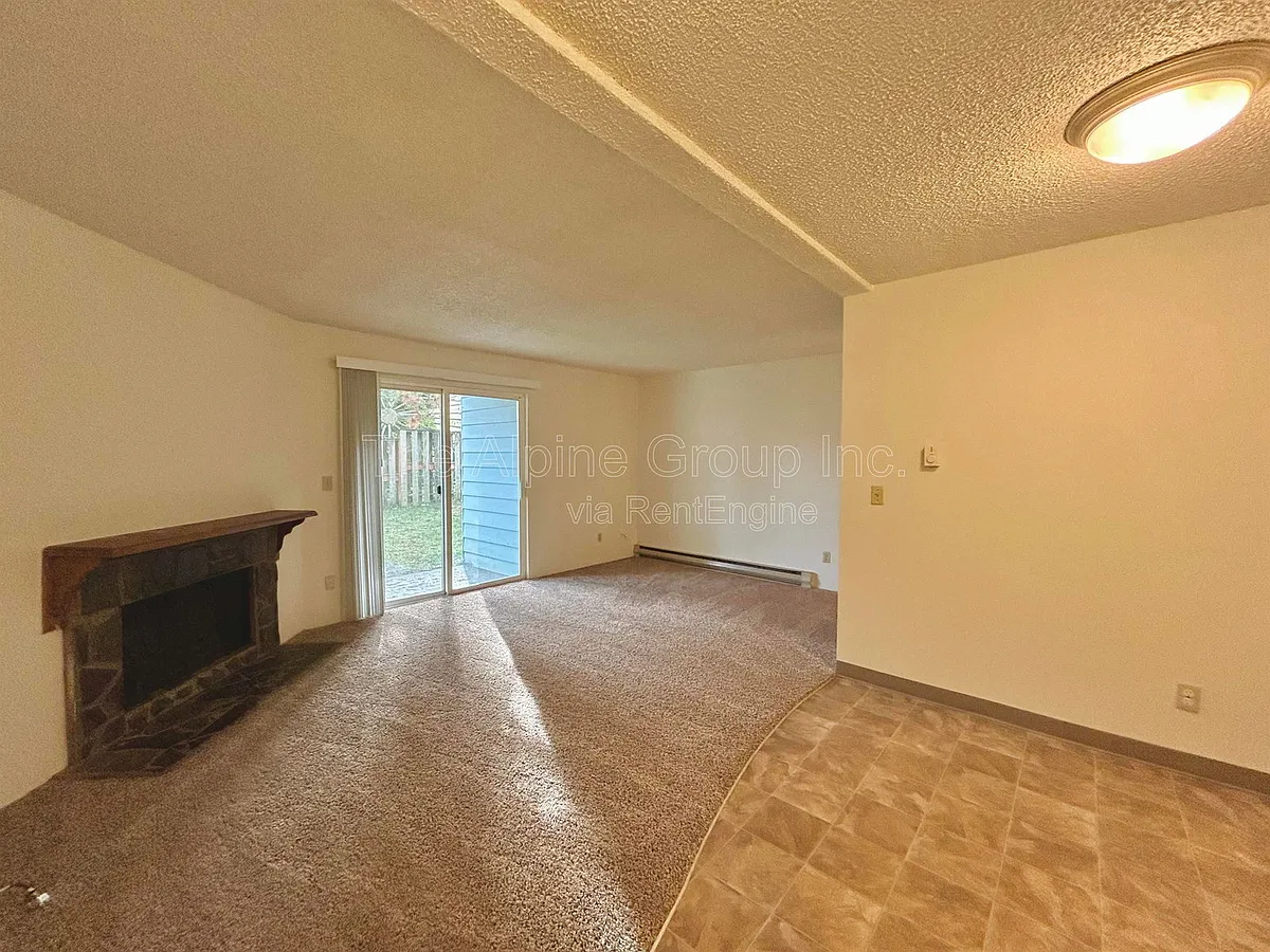 Building Photo - 12400 SW Chaps Ct #B