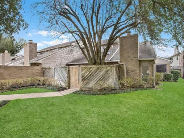 13949 Hollowgreen Dr #4, Houston, TX 77082