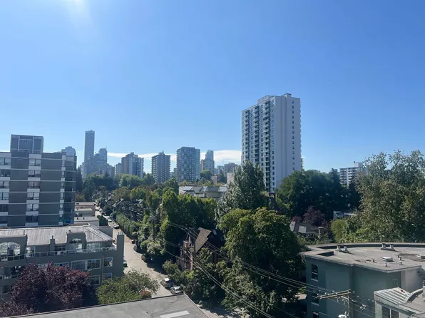 1720 Barclay St #801, Vancouver, BC V6G 1K4