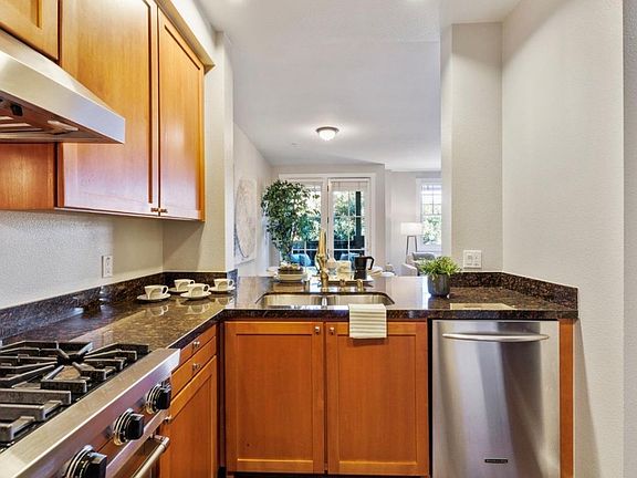 4th image of 20 Madison Ave APT 204