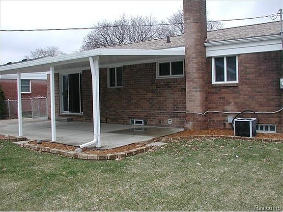 3rd image of 34059 Majestic St