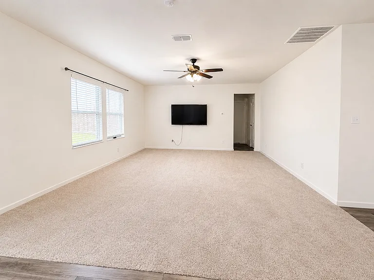 824 Juniper St — Photo 6