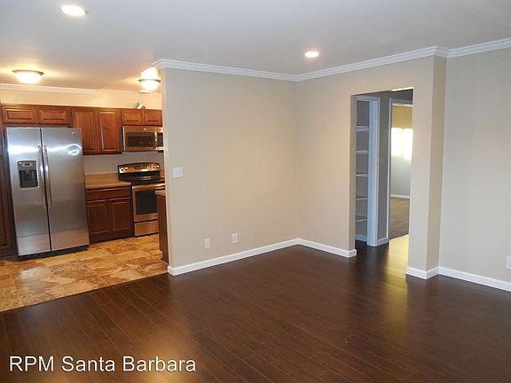 4th image of 622 W Arrellaga St APT D
