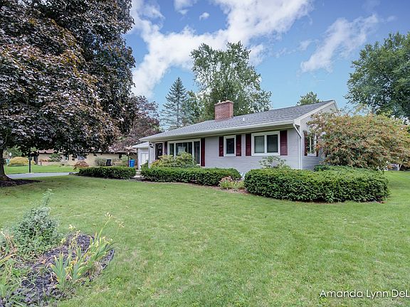 5th image of 3038 Brentwood Dr SE