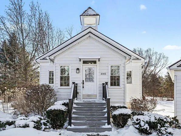 41415 Copper Creek Dr, Canton, MI 48187
