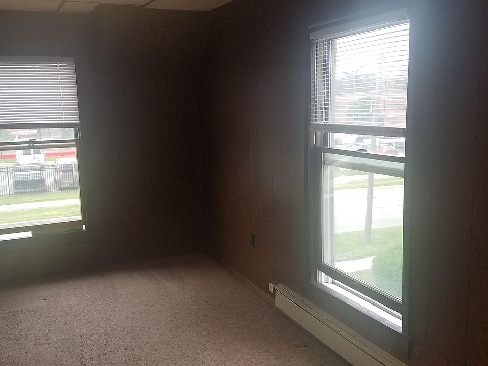 2nd image of 718 Lowell St #2