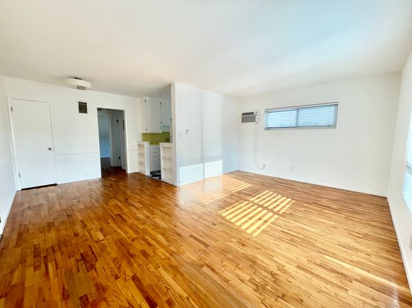 1120 N Curson Ave APT 14