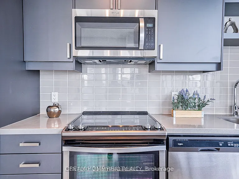 50 Wellesley St E #4002 — Photo 6
