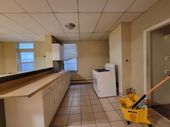 3rd image of 213 S Harrison St #1L