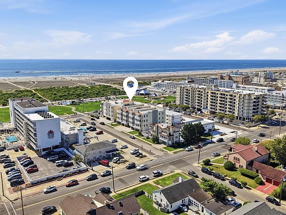 3rd image of 408 E Myrtle Rd Unit 205