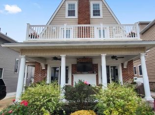 10 N Iroquois Ave, Margate, NJ 08402