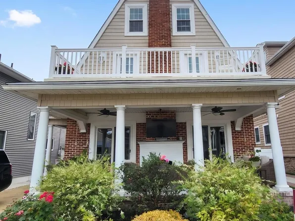 10 N Iroquois Ave, Margate, NJ 08402