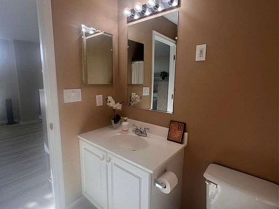 5th image of 10 Rockridge Drive