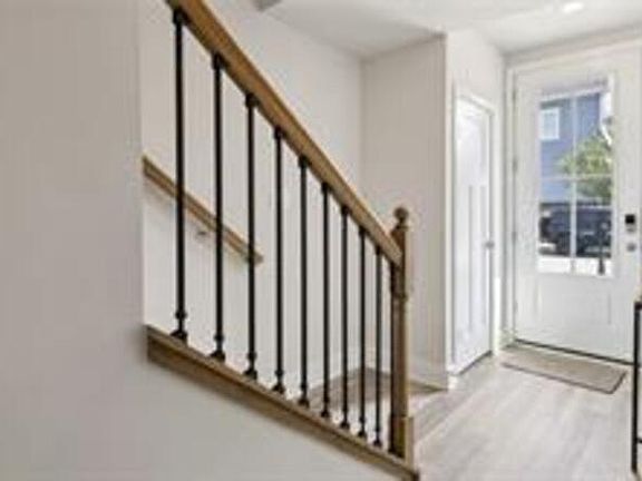 2nd image of 529 Cooper St #1