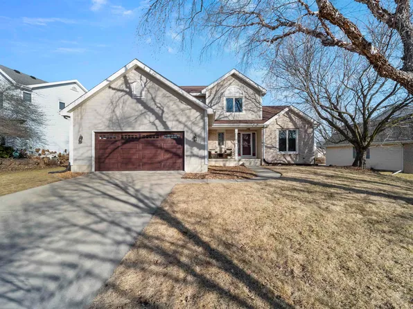 17 Autumnwood Cir, Madison, WI 53719