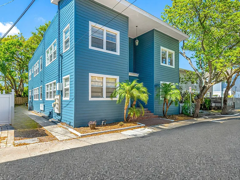 1403 S Bay Villa Pl — Photo 2