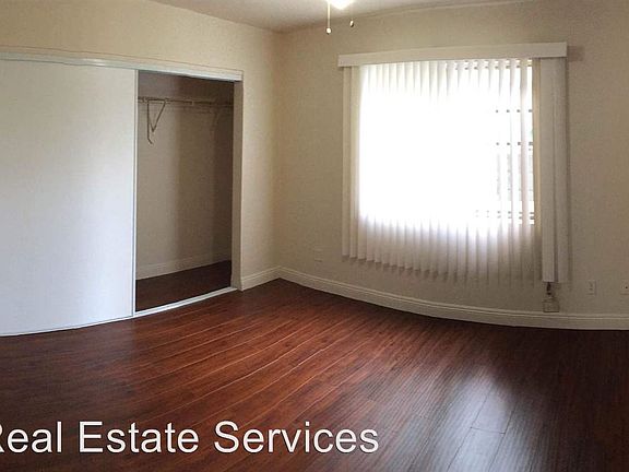 3rd image of 2406 W Jefferson Blvd APT 1