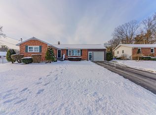 2 Dewey St, Albany, NY 12205