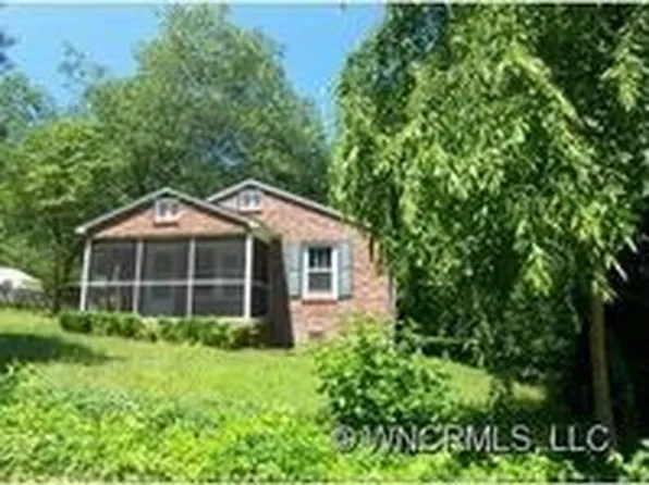 114 Vance St, Hendersonville, NC 28739