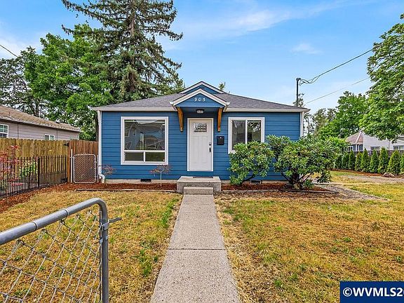 3rd image of 905 20th St SE