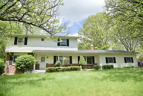 118 Simsbury Dr Photo 1