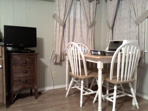 5th image of 314 Ashley Road 454