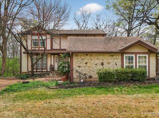 1692 Carman Rd, Ballwin, MO