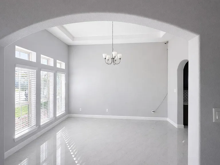 2406 Trocadero Ln — Photo 5