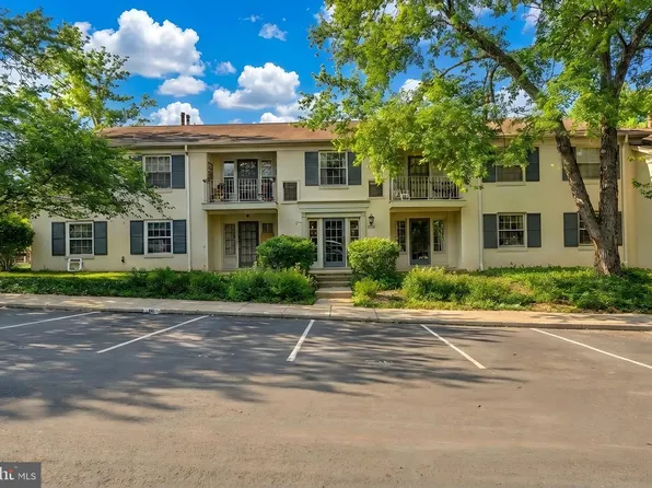 5902B Queenston St #505, Springfield, VA 22152