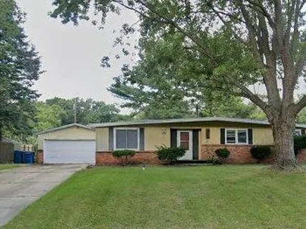 56445 Eastlea Dr, South Bend, IN 46619