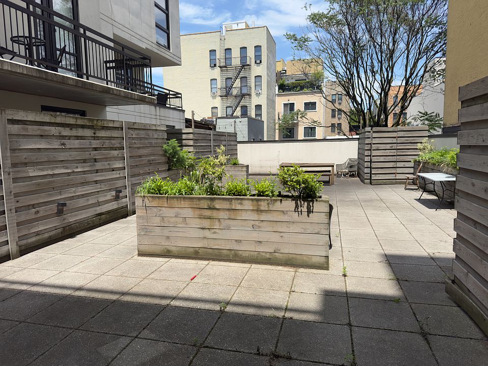 2nd image of 229 Roebling St #4D