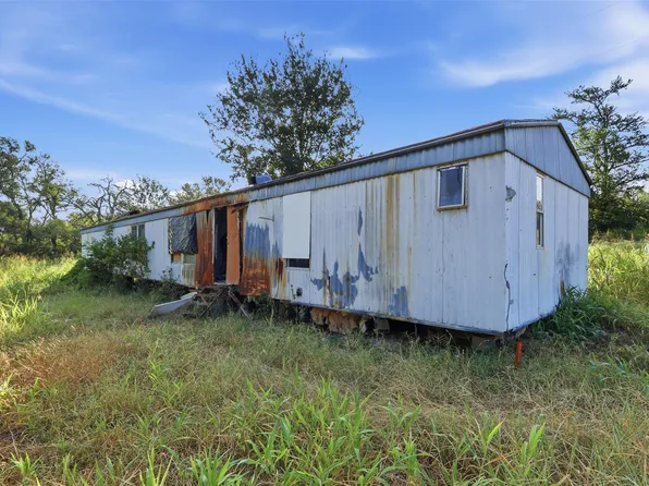 9880 Dix Rd, Kingsbury, TX 78638