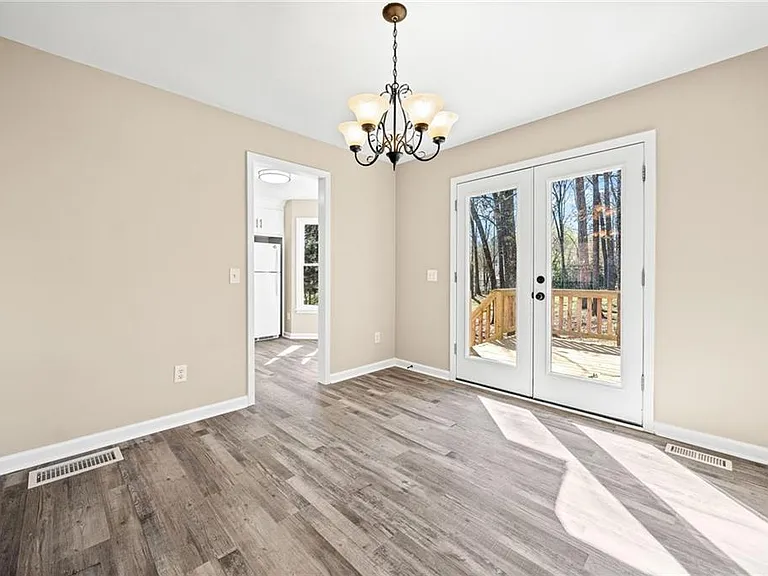 228 Hawkins Farm Cir — Photo 10