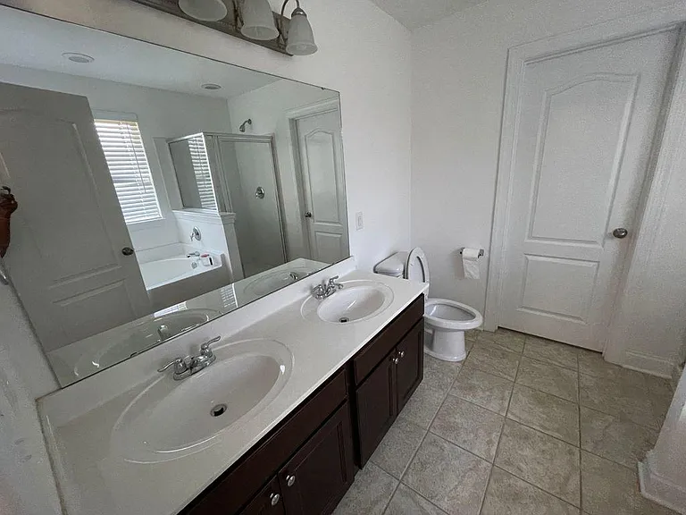 203 Penrith Ct — Photo 9