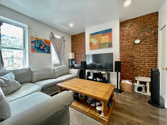 Rented by Oxford Property Group | media 28