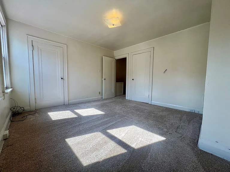 243 Halket Pl — Photo 8