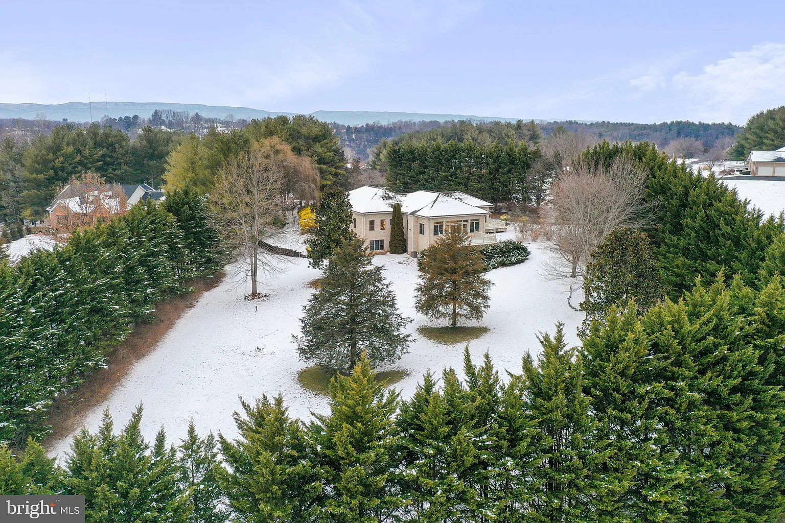 139 Cliffside Dr photo 1