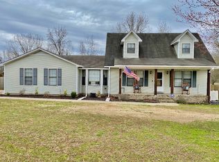 4009 Paradise Dr, Fayetteville, TN 37334