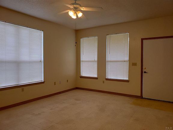 3rd image of 5018 Lillian Hwy #D