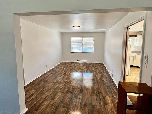 5th image of 1590 Oak Knoll Dr #1