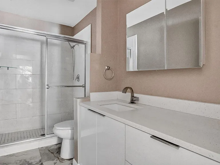301 Club Cir #208 — Photo 21
