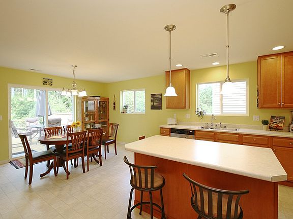 5th image of 8819 Venn Ave SE