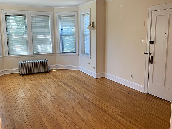4th image of 4725 N Hermitage Ave #2