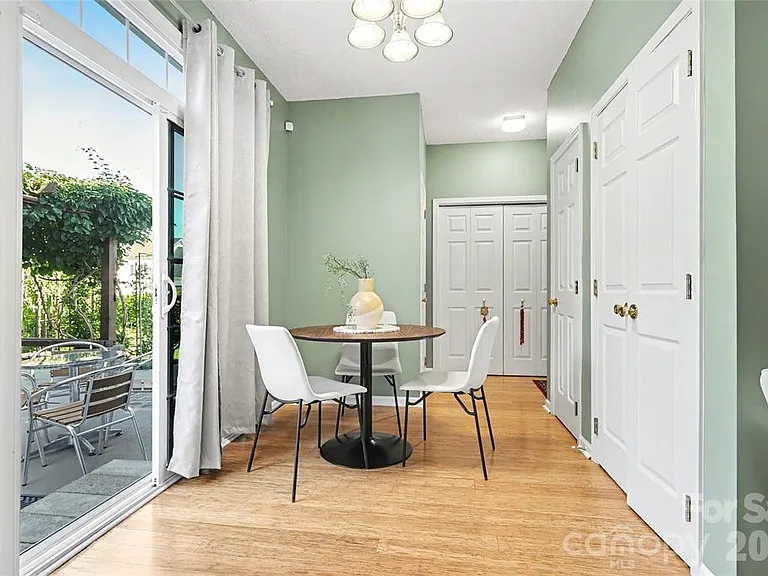 14802 Bergerac Ct — Photo 16