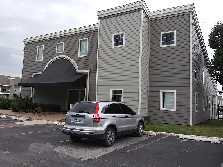 Woodland HIlls Apartments — Photo 54