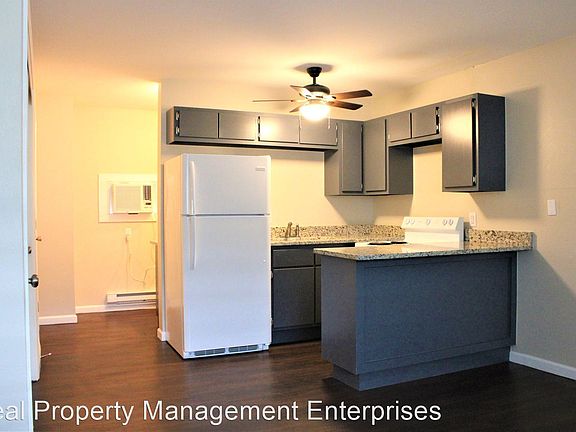 2nd image of 3818 N Pennsylvania Ave #103